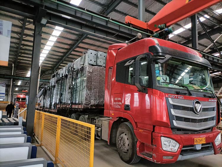 第三批榮大候車(chē)亭供應(yīng)河南鄭州公交候車(chē)亭